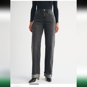 Abercrombie and Fitch Curve Love High Rise 90s Relaxed Cuffed Hem Jean 33 Short